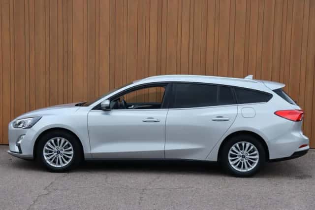 Ford Focus (2020) thumbnail 3