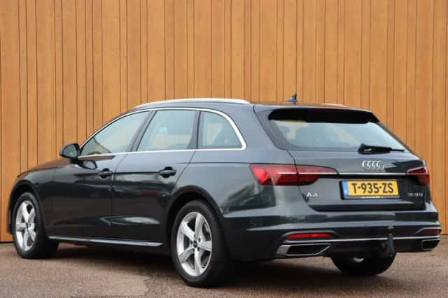 Audi A4 (2023) thumbnail 4