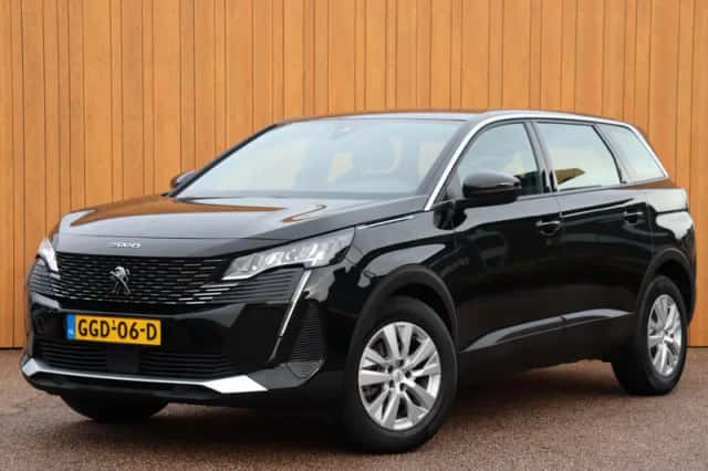 Peugeot 5008 (2024) thumbnail 1