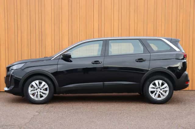 Peugeot 5008 (2024) thumbnail 3