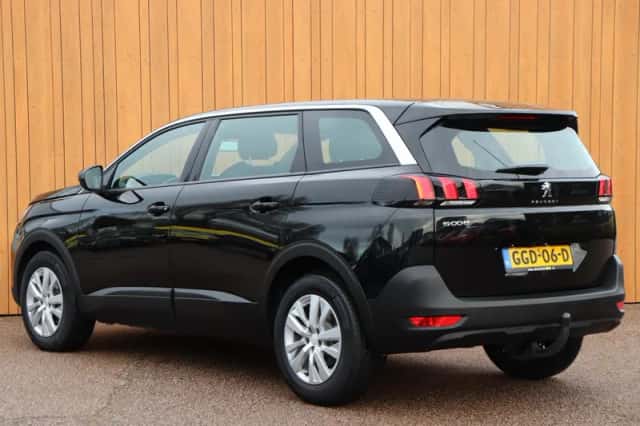 Peugeot 5008 (2024) thumbnail 4