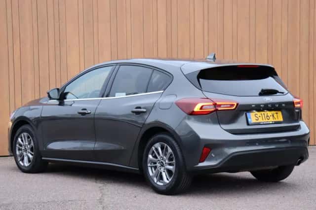 Ford Focus (2023) thumbnail 4