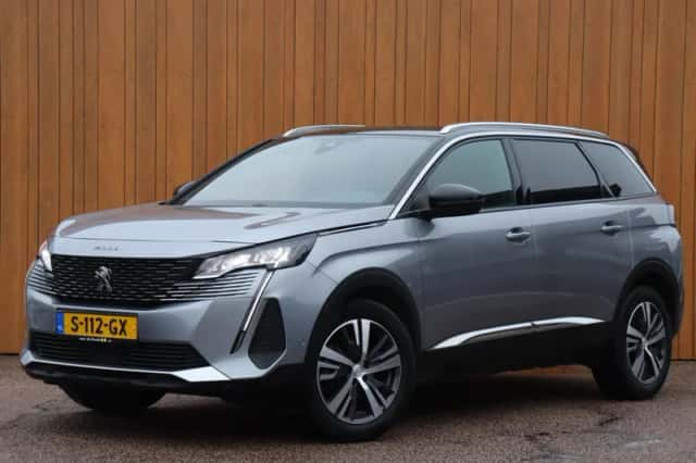 Peugeot 5008 (2023) thumbnail 1
