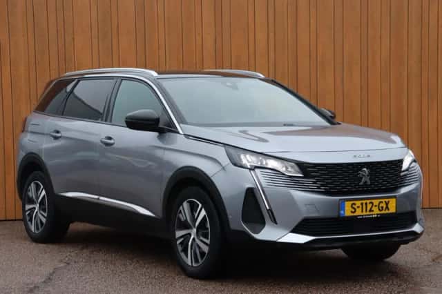Peugeot 5008 (2023) thumbnail 2