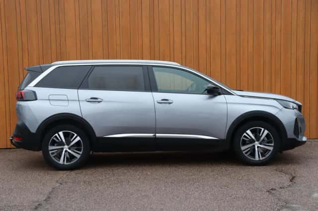 Peugeot 5008 (2023) thumbnail 5