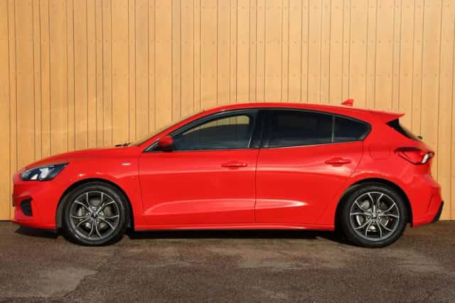 Ford Focus (2019) thumbnail 3