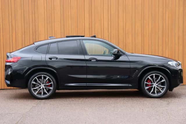BMW X4 (2023) thumbnail 5