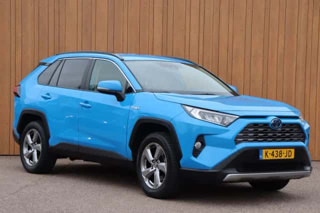 Toyota RAV4 (2021) thumbnail 2