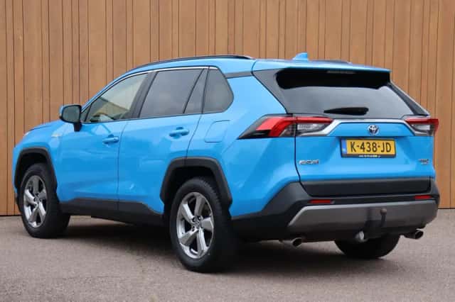 Toyota RAV4 (2021) thumbnail 4