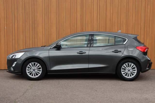 Ford Focus (2019) thumbnail 3