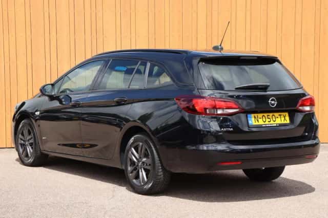 Opel Astra (2022) thumbnail 4
