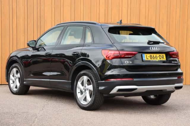 Audi Q3 (2021) thumbnail 4