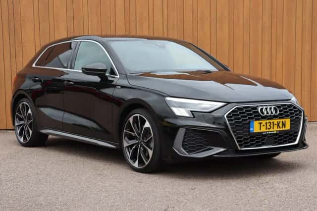 Audi A3 (2023) thumbnail 2