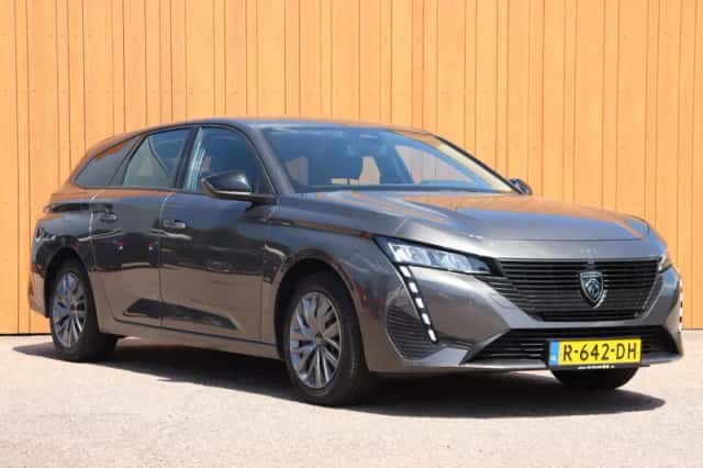 Peugeot 308 (2022) thumbnail 2