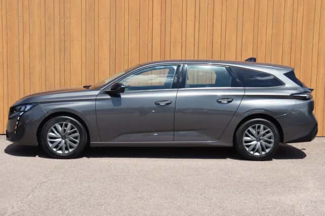 Peugeot 308 (2022) thumbnail 3