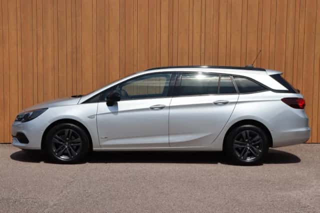 Opel Astra (2022) thumbnail 3