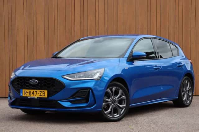 Ford Focus (2022) thumbnail 1