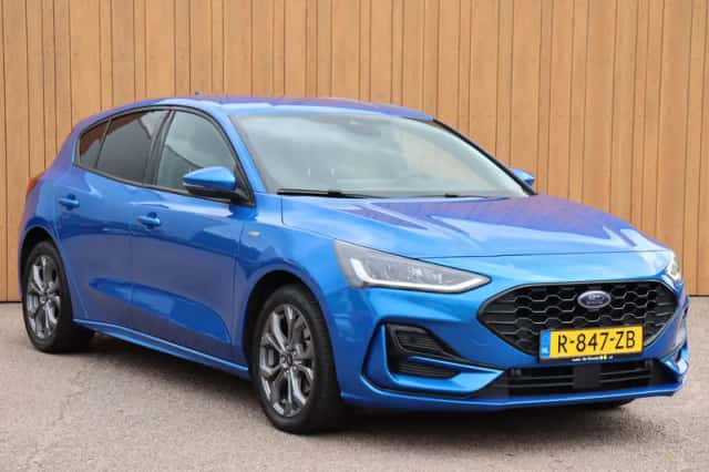 Ford Focus (2022) thumbnail 2