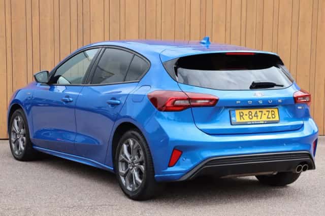 Ford Focus (2022) thumbnail 4