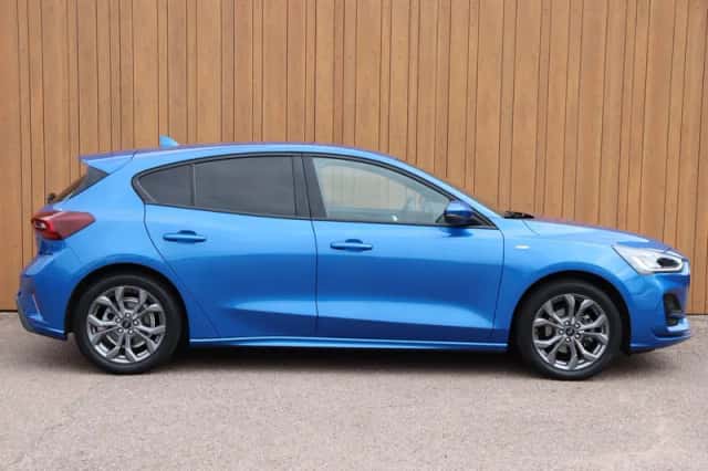 Ford Focus (2022) thumbnail 5