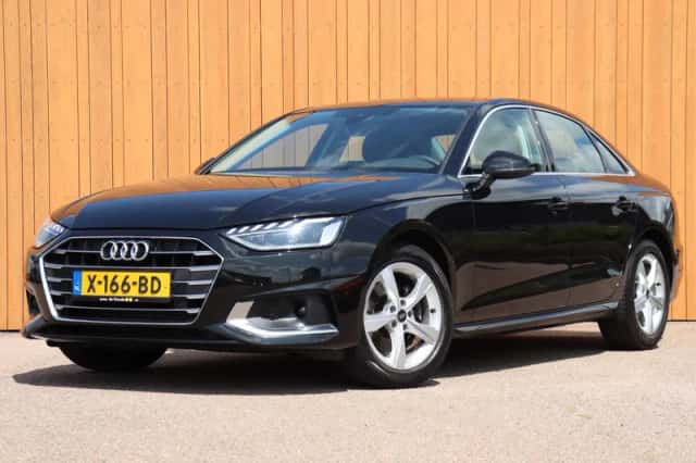 Audi A4 (2023) thumbnail 1