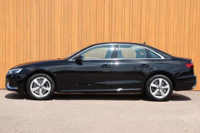 Audi A4 (2023) thumbnail 3