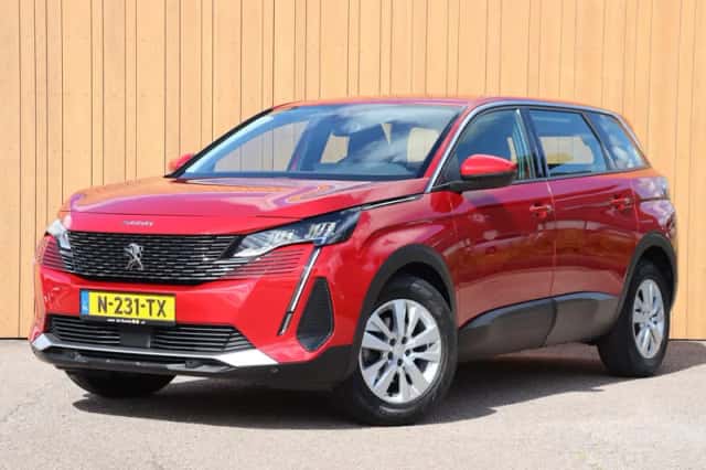 Peugeot 5008 (2022) thumbnail 1