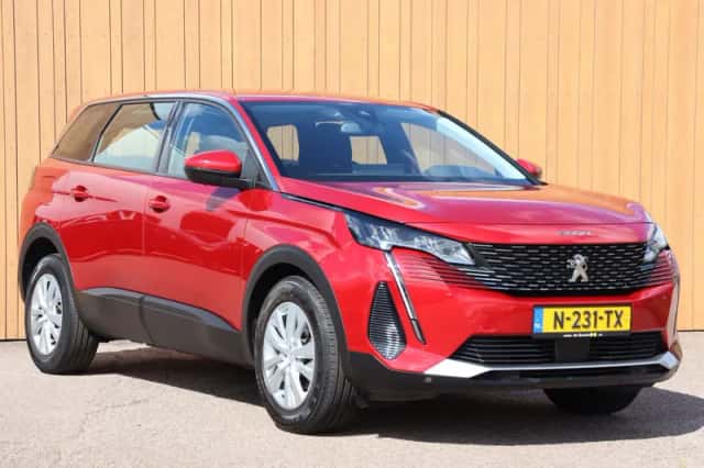 Peugeot 5008 (2022) thumbnail 2