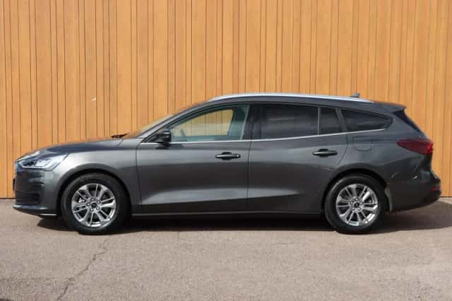 Ford Focus (2024) thumbnail 3