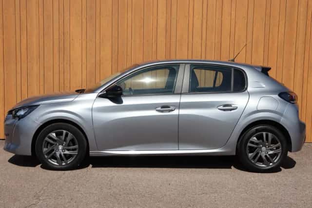 Peugeot 208 (2022) thumbnail 3