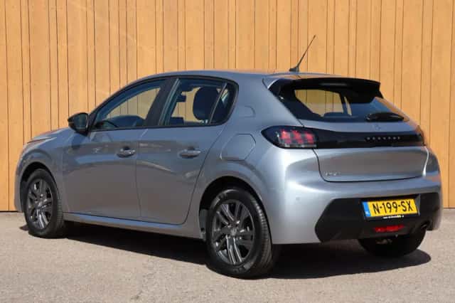 Peugeot 208 (2022) thumbnail 4