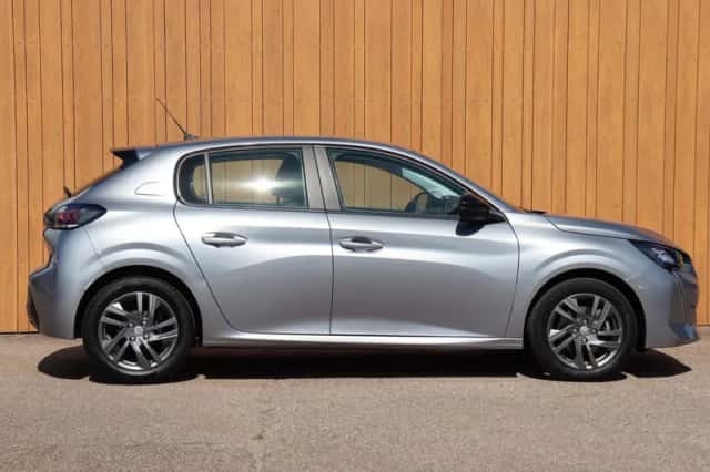 Peugeot 208 (2022) thumbnail 5