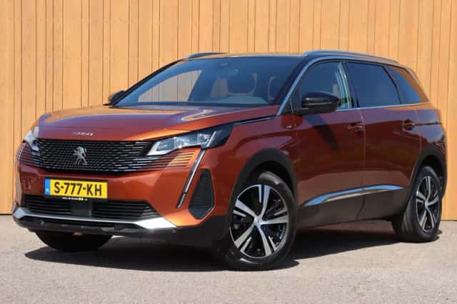 Peugeot 5008 (2023) thumbnail 1