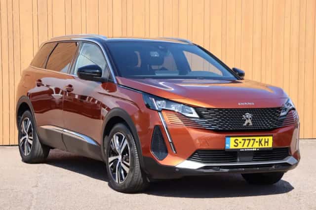 Peugeot 5008 (2023) thumbnail 2