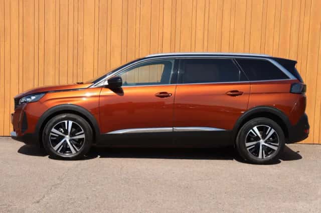 Peugeot 5008 (2023) thumbnail 3