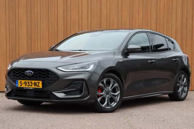 Ford Focus (2023) thumbnail 1