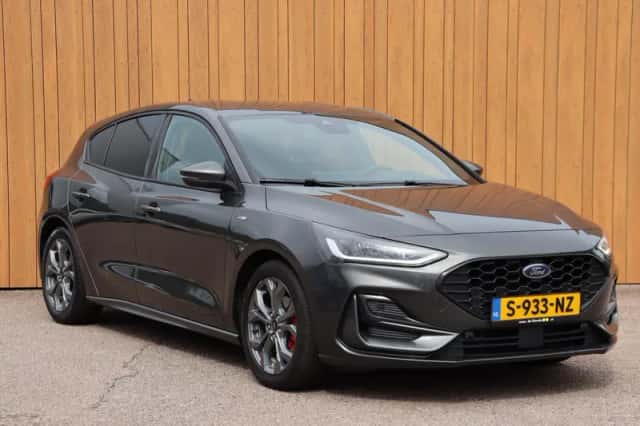 Ford Focus (2023) thumbnail 2