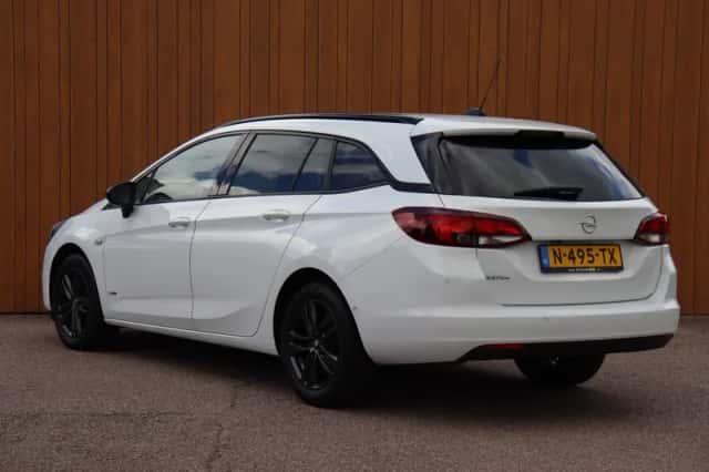 Opel Astra (2022) thumbnail 4