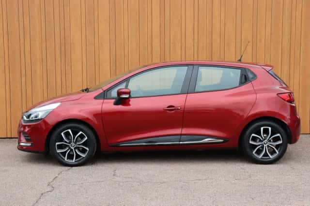 Renault Clio (2018) thumbnail 2