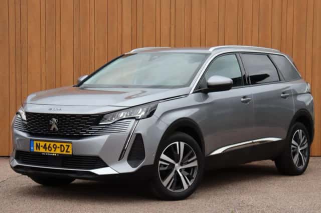 Peugeot 5008 (2021) thumbnail 1