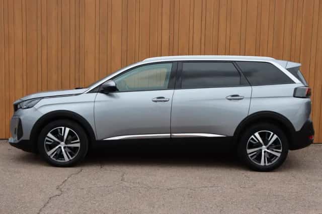 Peugeot 5008 (2021) thumbnail 3