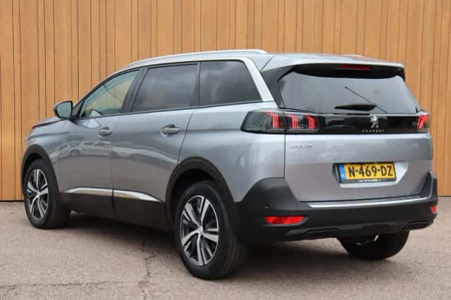 Peugeot 5008 (2021) thumbnail 4