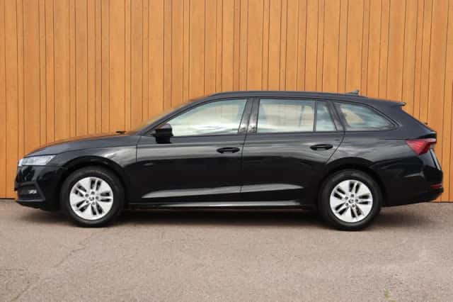 Škoda Octavia (2024) thumbnail 3