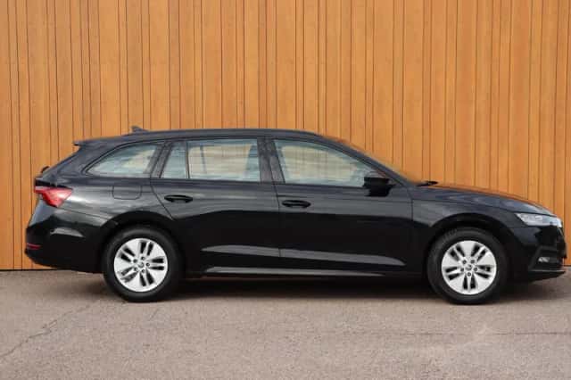 Škoda Octavia (2024) thumbnail 5