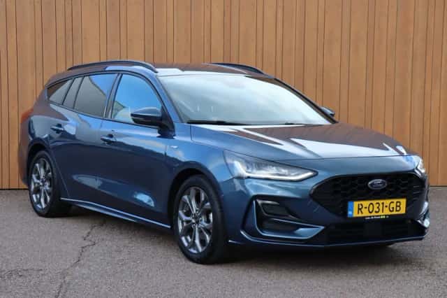 Ford Focus (2022) thumbnail 5