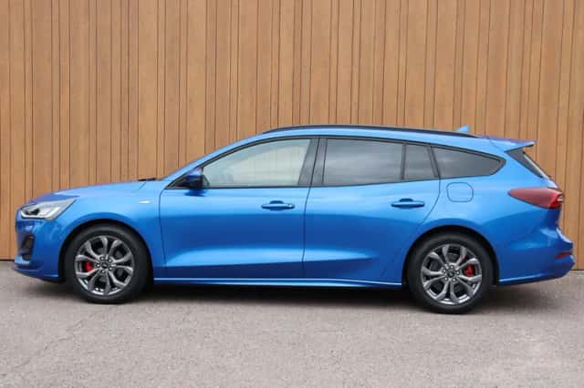 Ford Focus (2023) thumbnail 3