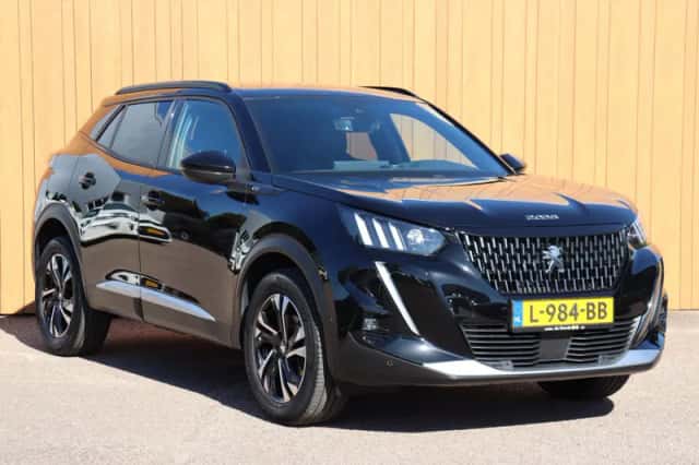 Peugeot 2008 (2021) thumbnail 2