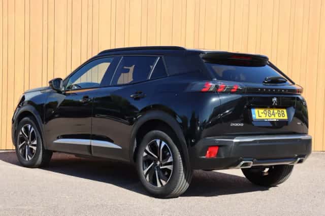 Peugeot 2008 (2021) thumbnail 4