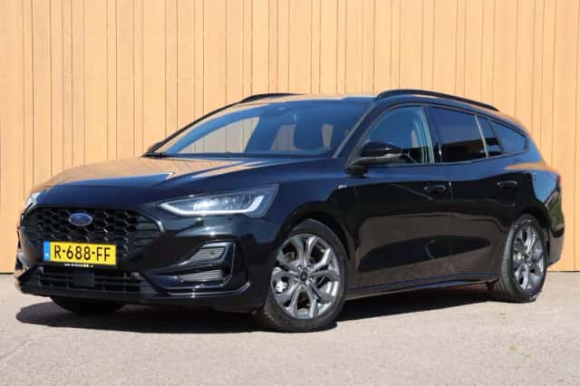Ford Focus (2022) thumbnail 1