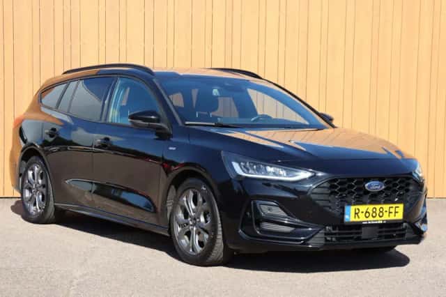 Ford Focus (2022) thumbnail 2